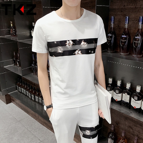 Ανδρικά καλοκαιρινά άθλημα κομψό σετ T-shirt με κοντά μανίκια και παντελόνια - μαύρο, λευκό και μπλε