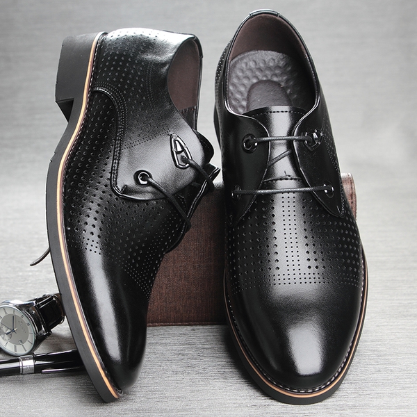 Καλοκαιρινά αναπνεύσιμα ανδρικά παπούτσια από τεχνητό δέρμα σε μαύρο και καφέ χρώμα