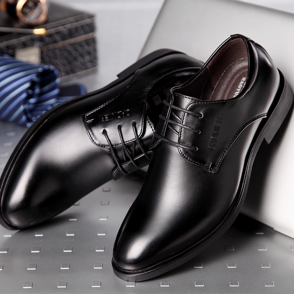 Χαμηλά και ψηλά ανδρικά παπούτσια  από τεχνητό δέρμα - 2 μοντέλα