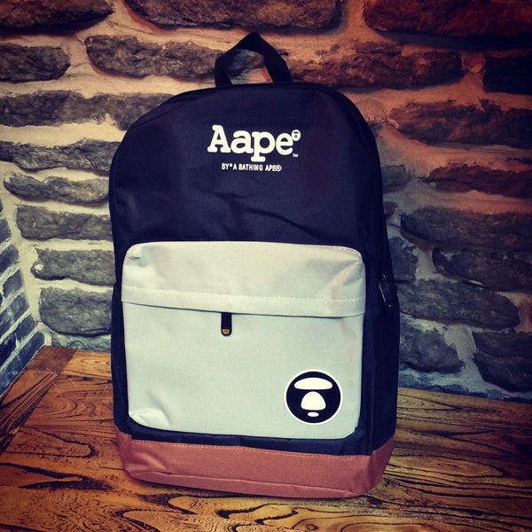 Ευρωπαϊκά και αμερικάνικα στυλ σακάκια αρσενικά σε βασικό μαύρο χρώμα - με επιγραφές ή φιγούρες