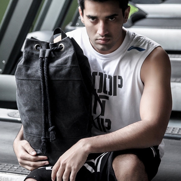 Αδιάβροχο ανδρικό σακίδιο  σε μαύρο χρώμα - Κατάλληλο για ταξίδια, αθλητισμό και τη  καθημερινή ζωή