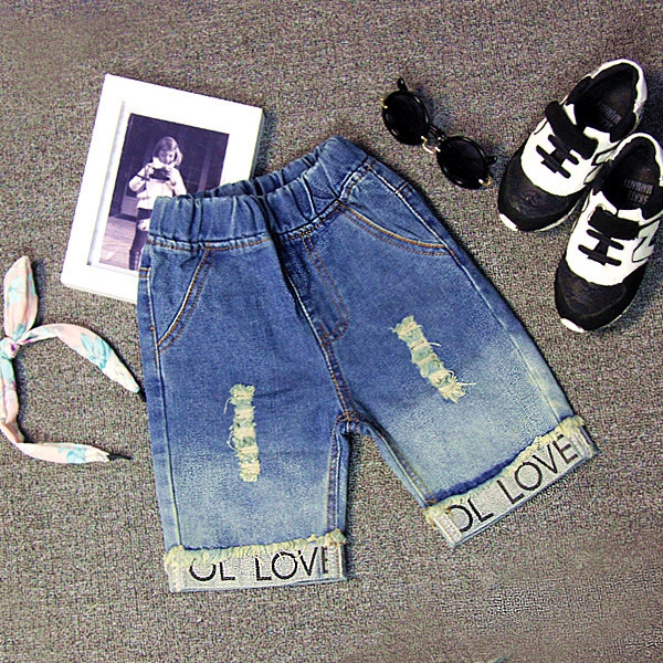 Детски къси дънкови панталони .