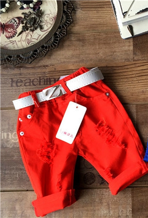 Детски къси панталони за момчета в шест свежи цвята.