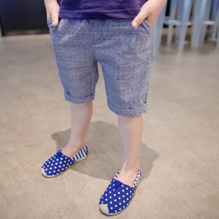 Детски памучни панталони за момчета в три цвята.