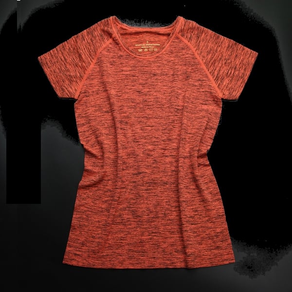 Γυναικεία μπλουζάκια σε διάφορα χρώματα: για γυμναστήριο ή άλλα αθλήματα