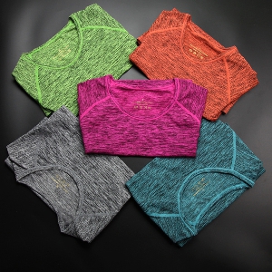 Дамски дишащи тениски в различни цветове : за бягане фитнес или друг спорт