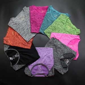 Дамски дишащи тениски в различни цветове : за бягане фитнес или друг спорт