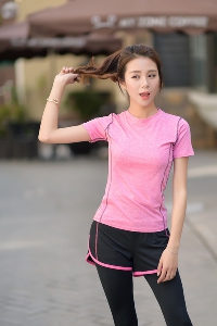 Дамски пролетни и летни еластични спортни тениски с къс ръкав розови,сиви, черни, топ модели полиестър