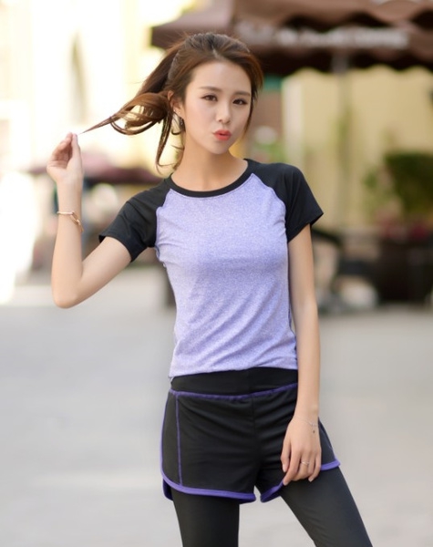 Γυναικείες T-shirts για τη άνοιξη και το καλοκαίρι με κοντά μανίκια  σε ροζ, γκρι, μαύρο χρώμα - κορυφαία μοντέλα από  πολυεστέρ