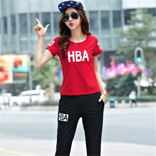 Γυναικεία αθλητικά σύνολα σε  Κόκκινο Μπλε Λευκό Μαύρο χρώμα