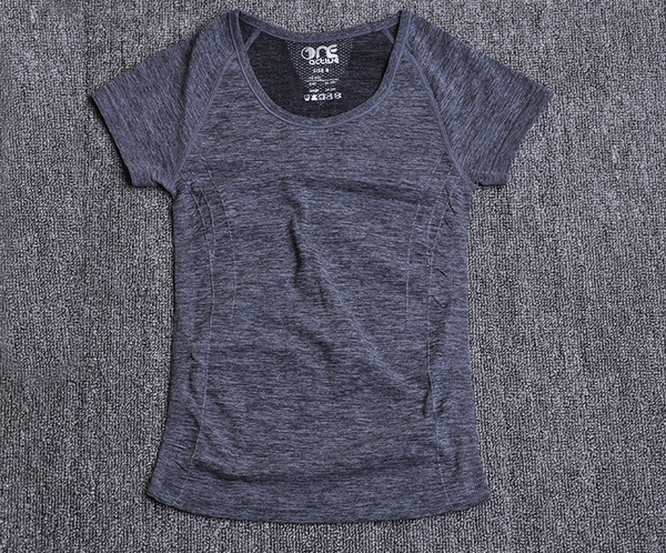 Ελαφριά αναπνεύσιμα γυναικεία μπλουζάκια σε πολλά διαφορετικά χρώματα - 15 σχέδια