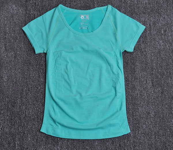 Ελαφριά αναπνεύσιμα γυναικεία μπλουζάκια σε πολλά διαφορετικά χρώματα - 15 σχέδια