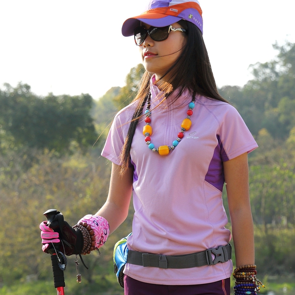 Γυναικεία αθλητικά μπλουζάκια με κοντό μανίκι και υψηλό κολάρο σε κίτρινο, μοβ και ροζ χρώμα