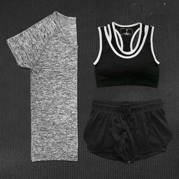 Γυναικεία αθλητικά σύνολα -  23 διαφορετικά μοντέλα.