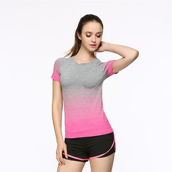 Γυναικεία σπορ μπλουζάκια με κοντό μανίκι 