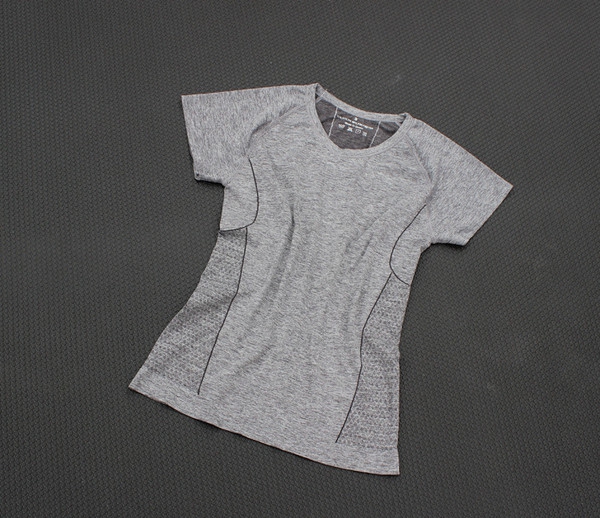 Γυναικεία αθλητικά μπλουζάκια 10 χρωμάτων.