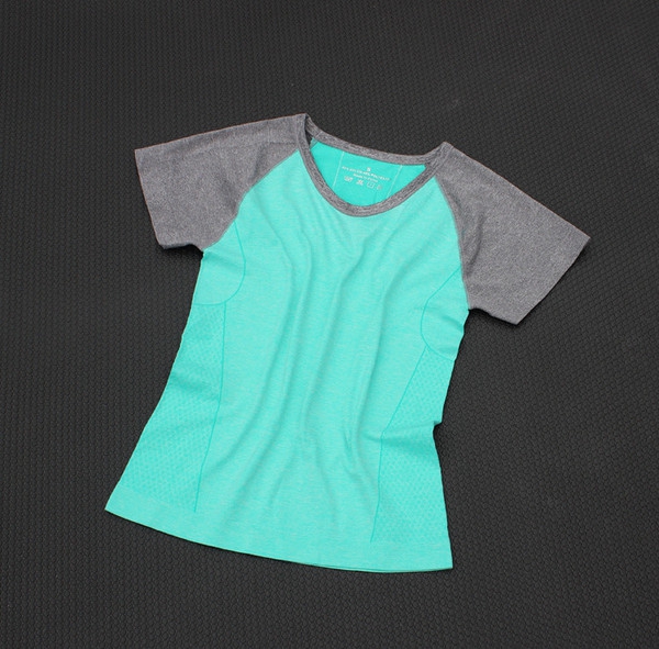 Γυναικεία αθλητικά μπλουζάκια 10 χρωμάτων.