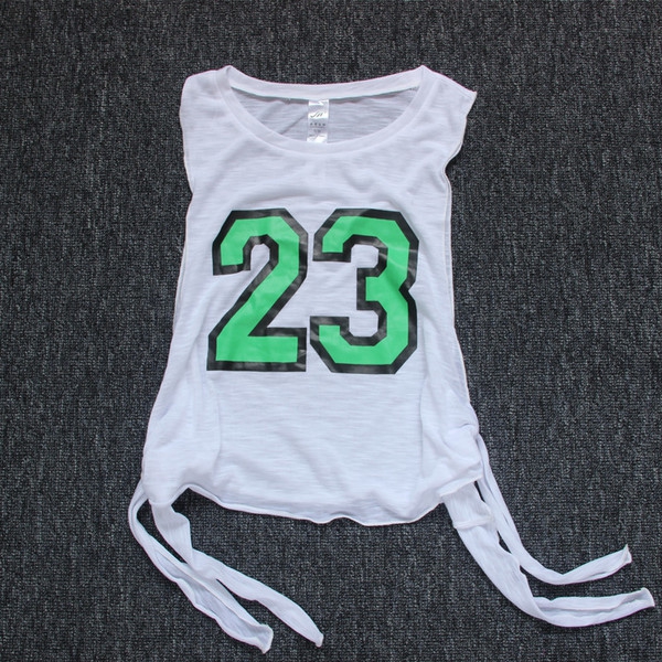 Γυναικείο ανοιχτό και άνετο φανελάκι καλοκαιρινό για σπορ με ασπρόμαυρες συνδέσεις Αριθμός 23