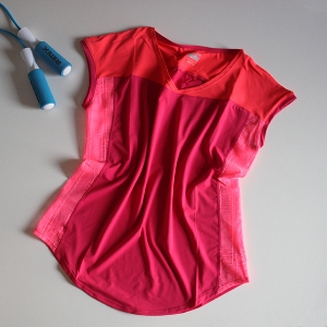 Дамски спортни тениски с къс ръкав за фитнес и йога червени, розови, зелени