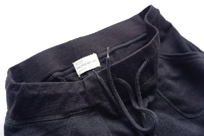 Дамски спортни шорти в сив и черен цвят 