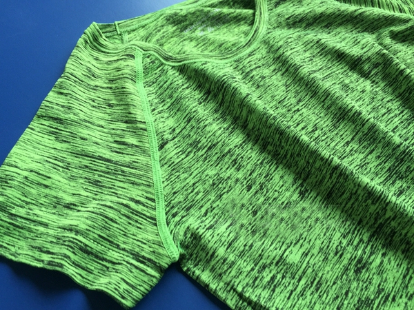 Αθλητικά χρωματιστά γυναικεία t-shirts κατάλληλα για fitness και γιόγκα -  5 μοντέλα