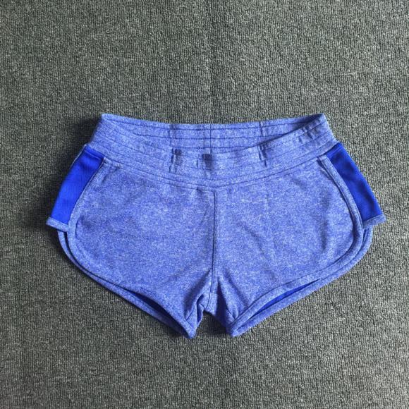 Γυναικεία αθλητικά σορτς σε 7 φρέσκα χρώματα.