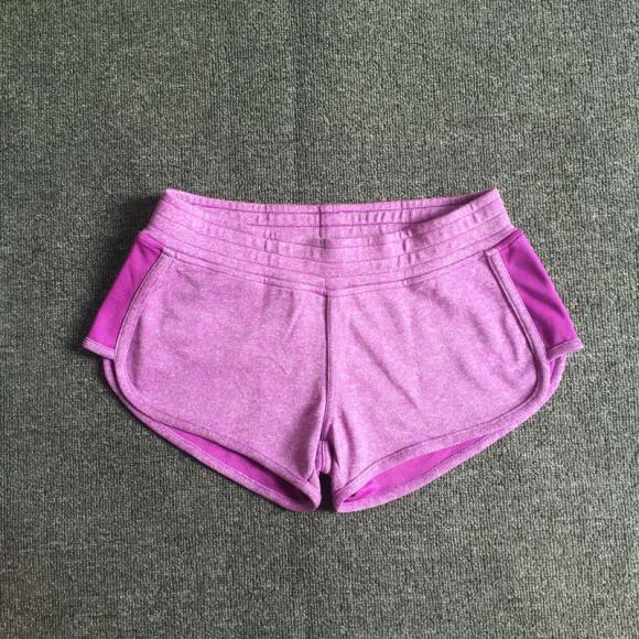 Γυναικεία αθλητικά σορτς σε 7 φρέσκα χρώματα.