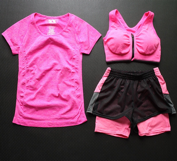 Γυναικεία αθλητικά σύνολα τριών μερών - 24 διαφορετικά μοντέλα.