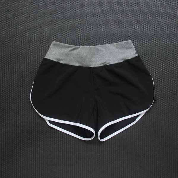 Бързосъхнещи спортни дамски шорти подходящи за фитнес и йога 