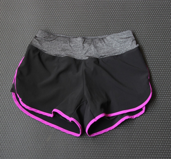 Бързосъхнещи спортни дамски шорти подходящи за фитнес и йога 