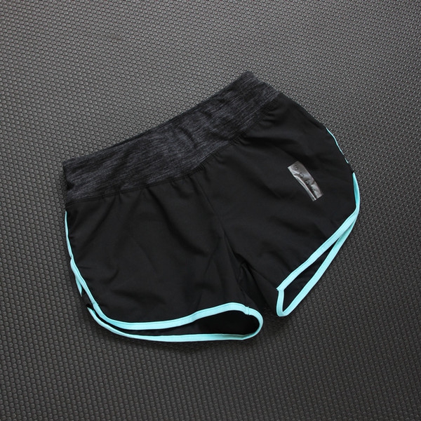 Бързосъхнещи спортни дамски шорти подходящи за фитнес и йога 
