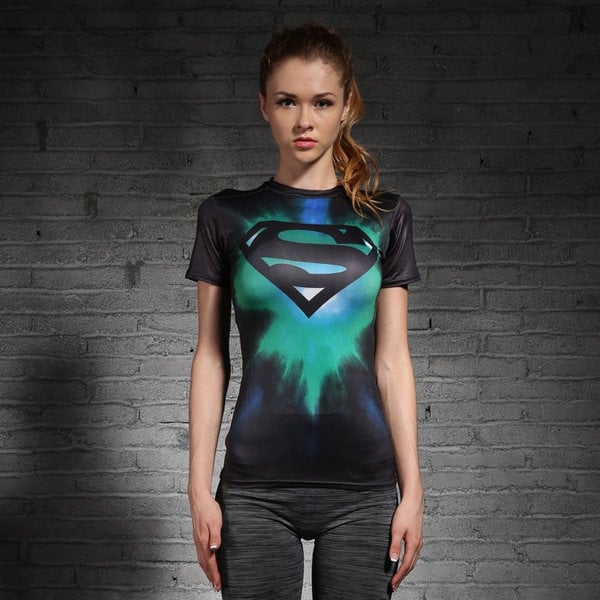 Αθλητικά γυναικεία μπλουζάκια σούπερ ηρώων σε - 13 μοντέλα