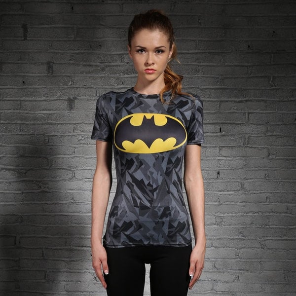 Αθλητικά γυναικεία μπλουζάκια σούπερ ηρώων σε - 13 μοντέλα