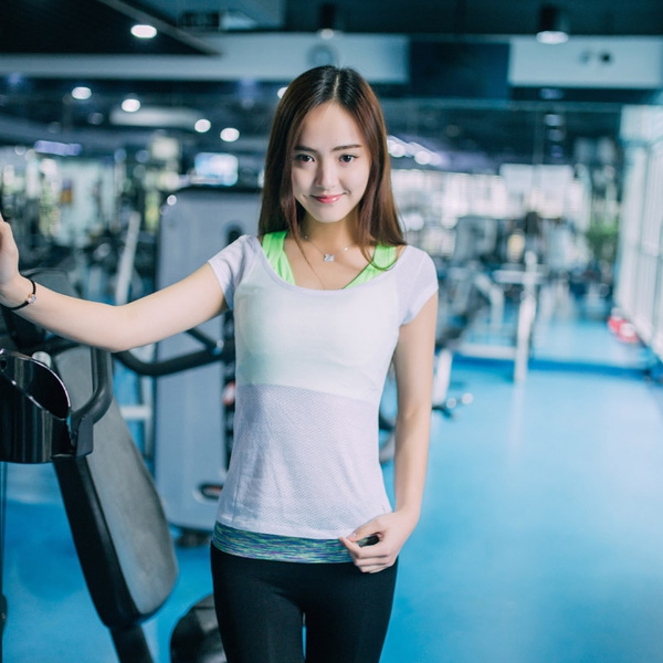 Γυναικεία ελαφριά, απαλή και άνετη αθλητική μπλούζα για γυμναστική και άσκηση γιόγκα σε μπλε, πράσινο, μοβ, λευκό χρώμα