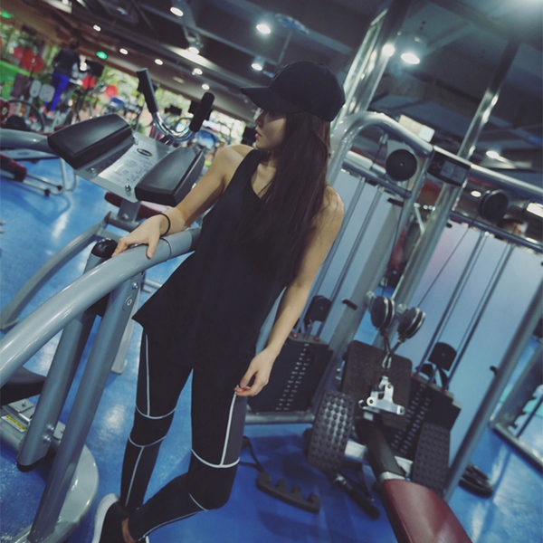 Γυναικείο  fitness φανελάκι σε διάφορα χρώματα ροζ, μαύρο, γκρι, λευκό, κόκκινο