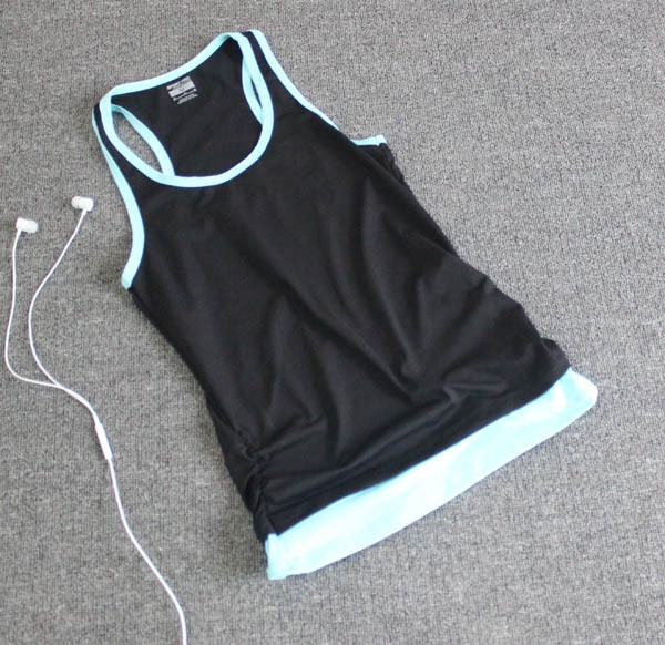 Ελαστικά αθλητικά γυναικεία φανελάκια 2 μοντέλα