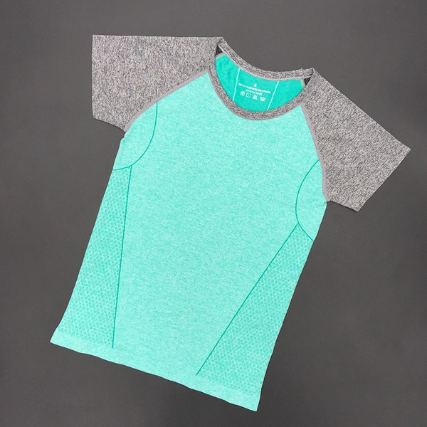 Γυναικεία αθλητικά μπλουζάκια σε 5 μοντέλα