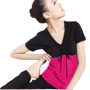Дамски спортни блузи с къс ръкав подходящи за йога и аеробика  в лилав и розов цвят 