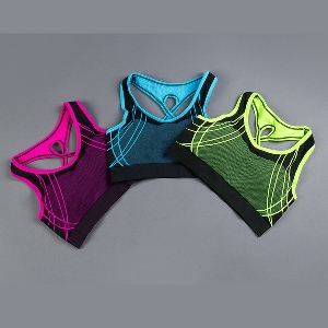 Γυναικείο αθλητικό φανελάκι σε τρία χρώματα.
