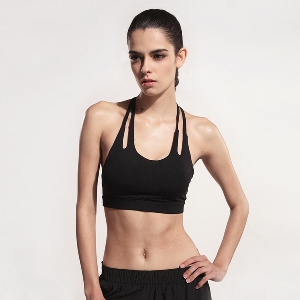 Бързосъхнещо спортно дамско бюстие в черен цвят подходящо за фитнес