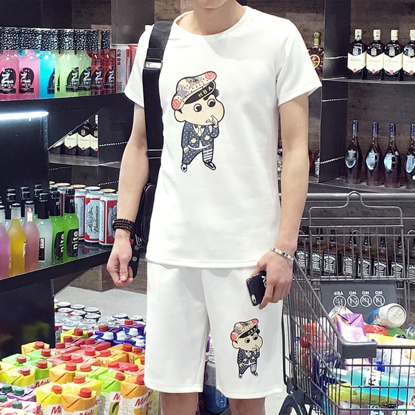 Ενδιαφέρουσες ανδρικές αθλητικές φόρμες σε πολλά διαφορετικά μοντέλα και συνδυασμούς χρωμάτων