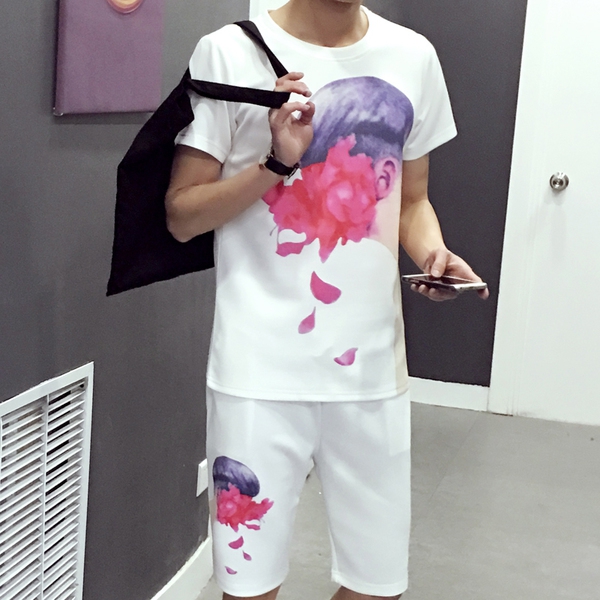 Ενδιαφέρουσες ανδρικές αθλητικές φόρμες σε πολλά διαφορετικά μοντέλα και συνδυασμούς χρωμάτων