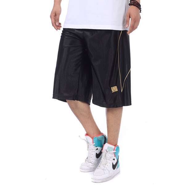 Ανδρικά σορτς  σε πολλά διαφορετικά μοντέλα