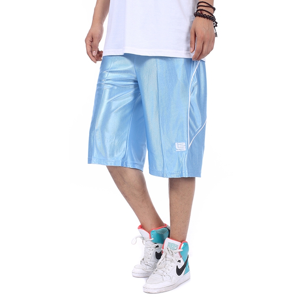 Ανδρικά σορτς  σε πολλά διαφορετικά μοντέλα