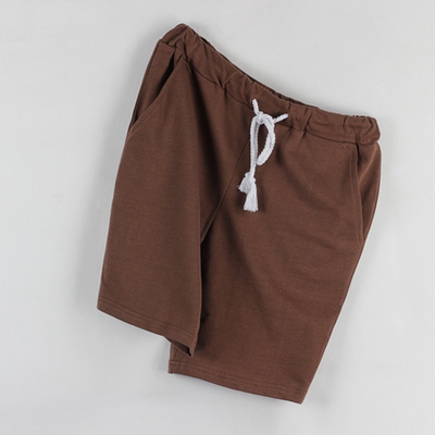 Αθλητικά ανδρικά σορτς  σε καφέ, μαύρο, κίτρινο, γκρι, μπλε, κόκκινο, πράσινο, μοβ και λευκό χρώμα