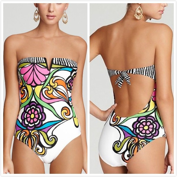 Γυναικείο μαγιό σε φωτεινά χρώματα και σχήματα