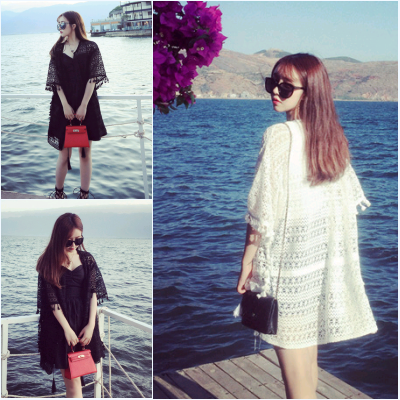 Κυρίες λευκό λυγαριά παραλία πουκάμισο σε μαύρο και άσπρο