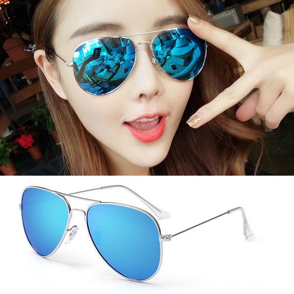 Οι γυναίκες καθρέφτη γυαλιά ηλίου χρώματος μπλε, ροζ, πορτοκαλί, το καλοκαίρι, παραλία, τη μόδα