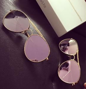 Дамски слънчеви очила в лилав и сребрист цвят 
