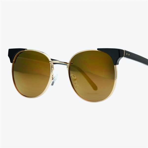 Οι γυναίκες γυαλιά ηλίου σε 4 χρώματα Αγάπη παράσταση